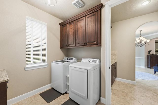 210 Fox Squirrel Court, Pinehurst, TX 77362