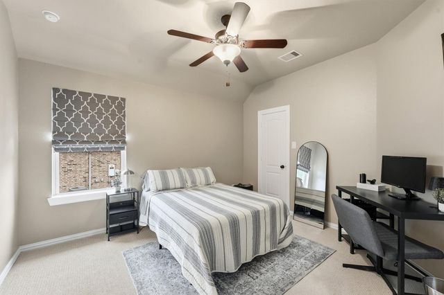210 Fox Squirrel Court, Pinehurst, TX 77362