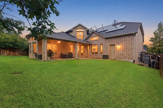 210 Fox Squirrel Court, Pinehurst, TX 77362