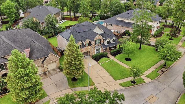 210 Fox Squirrel Court, Pinehurst, TX 77362