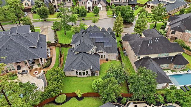 210 Fox Squirrel Court, Pinehurst, TX 77362