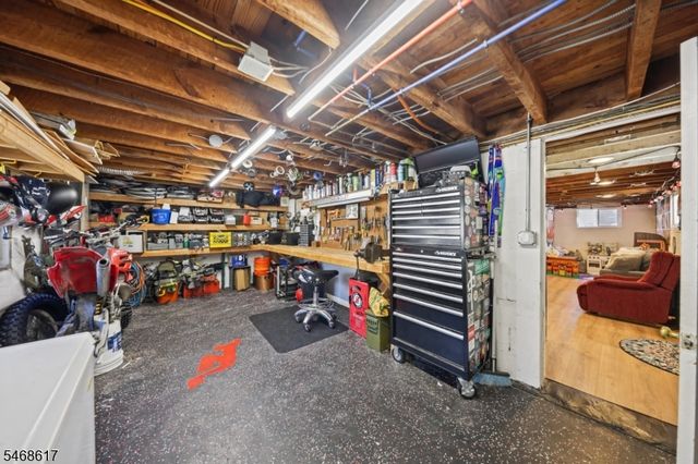 7 Bergen Hill Rd, Rockaway Twp., NJ 07866