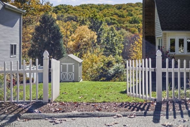 7 Bergen Hill Rd, Rockaway Twp., NJ 07866