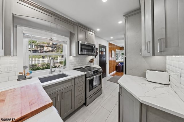 7 Bergen Hill Rd, Rockaway Twp., NJ 07866