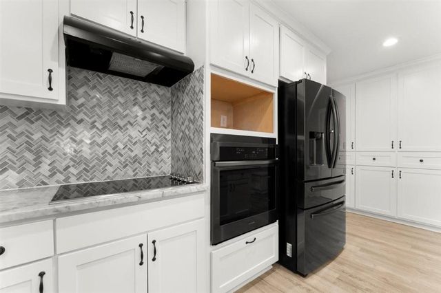 1056 Forest Blvd Boulevard, Lake Charles, LA 70611