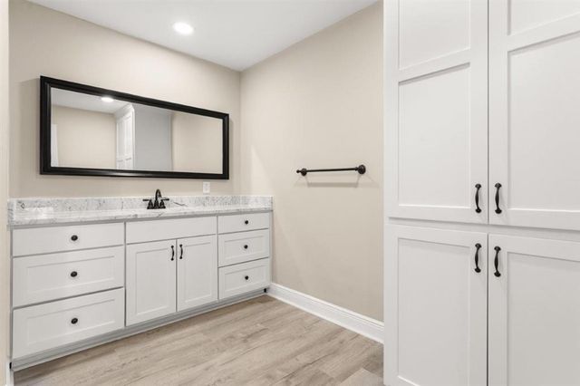 1056 Forest Blvd Boulevard, Lake Charles, LA 70611