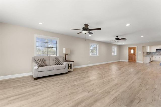 1056 Forest Blvd Boulevard, Lake Charles, LA 70611