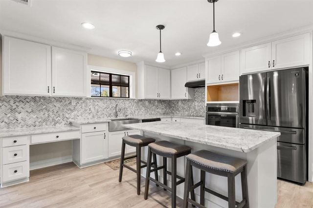 1056 Forest Blvd Boulevard, Lake Charles, LA 70611