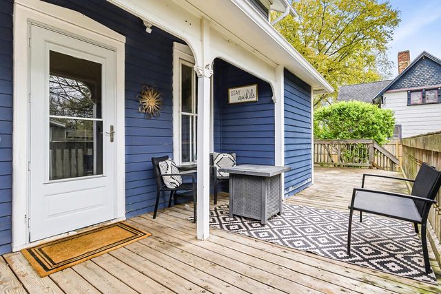 725 W South STREET, Oconomowoc, WI 53066