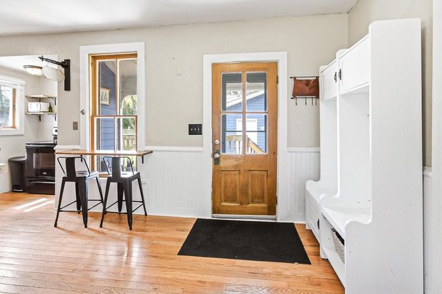 725 W South STREET, Oconomowoc, WI 53066