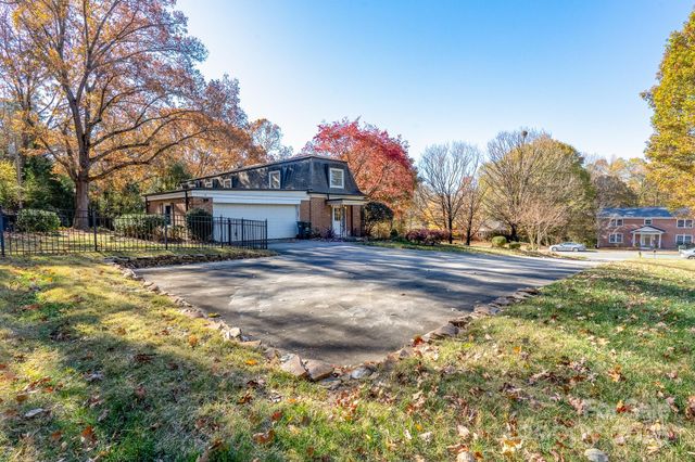 758 Williamsburg Drive NE, Concord, NC 28025