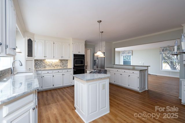 758 Williamsburg Drive NE, Concord, NC 28025