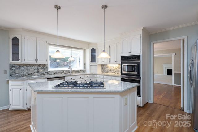 758 Williamsburg Drive NE, Concord, NC 28025