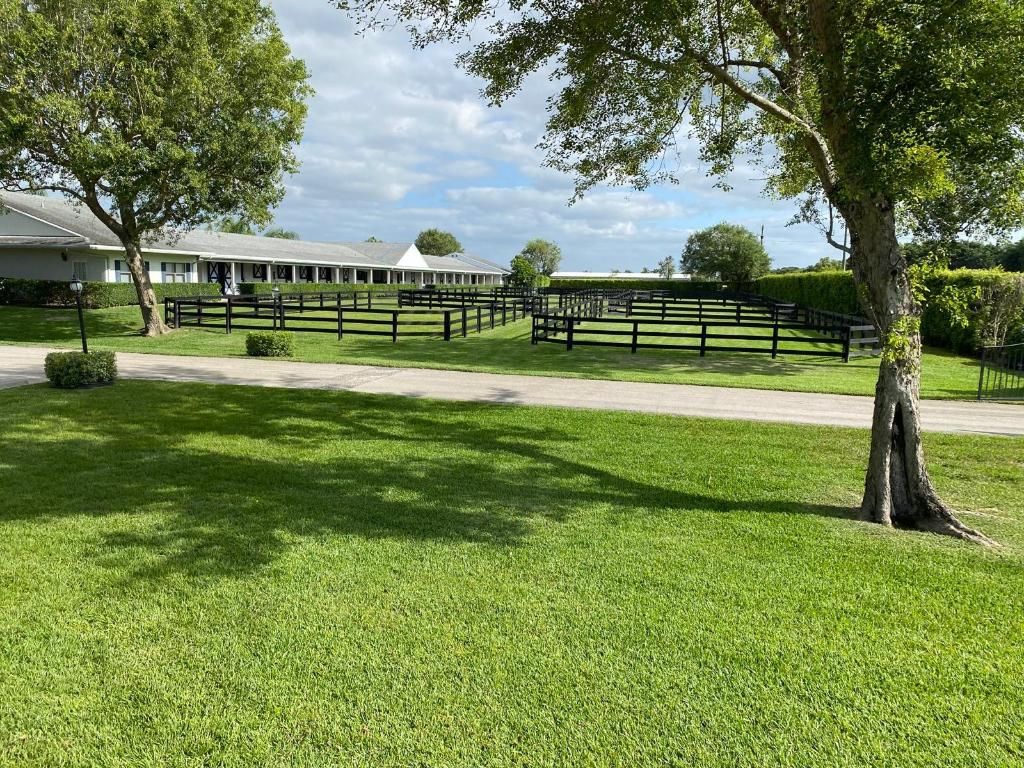 Image 16 of property listing at 13205 Southfields Road, Wellington, FL 33414