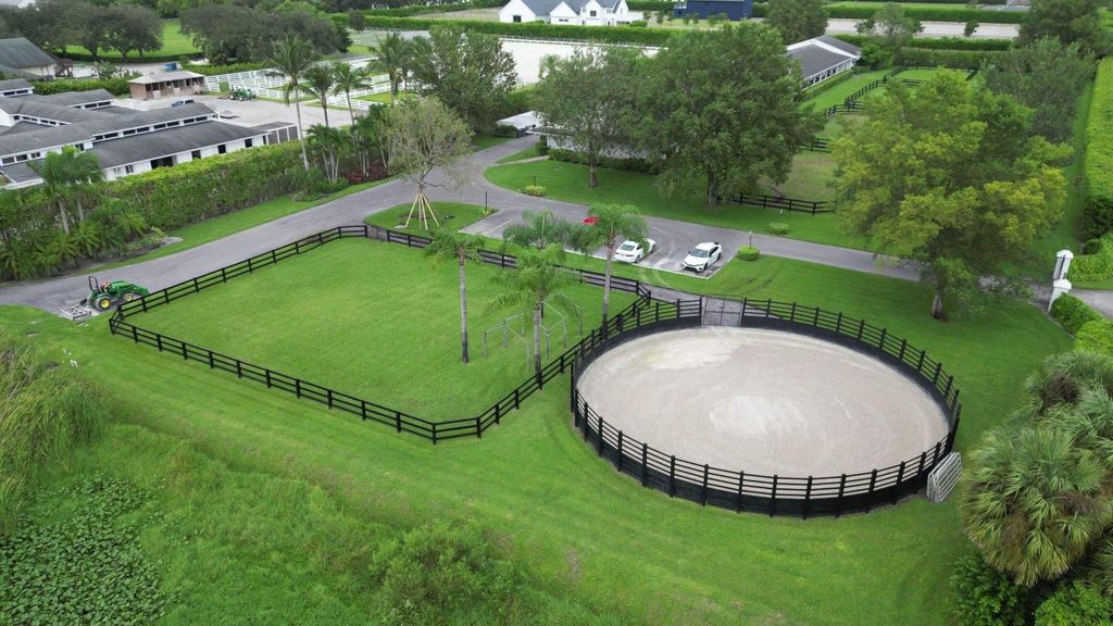 Image 2 of property listing at 13205 Southfields Road, Wellington, FL 33414