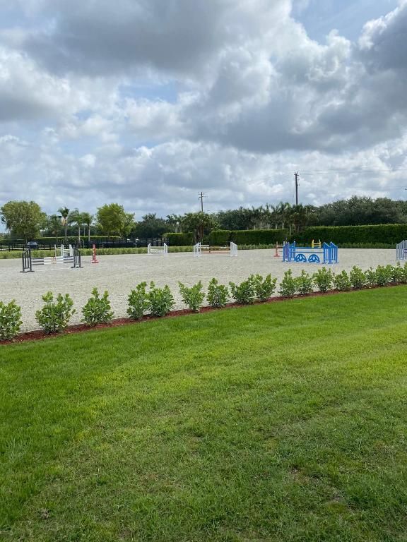 Image 5 of property listing at 13205 Southfields Road, Wellington, FL 33414