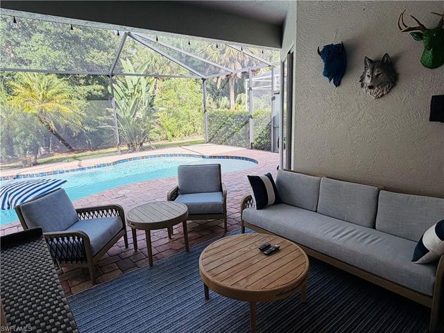 6072 Highwood Park CT, Naples, FL 34110