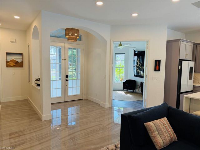 6072 Highwood Park CT, Naples, FL 34110