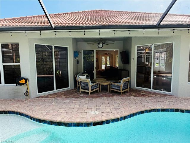 6072 Highwood Park CT, Naples, FL 34110