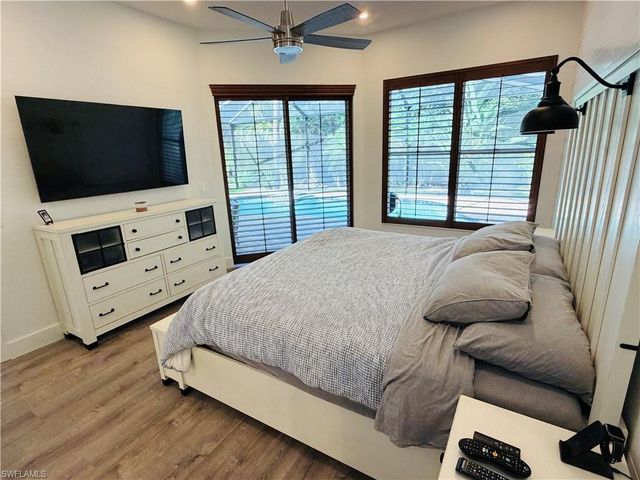 6072 Highwood Park CT, Naples, FL 34110