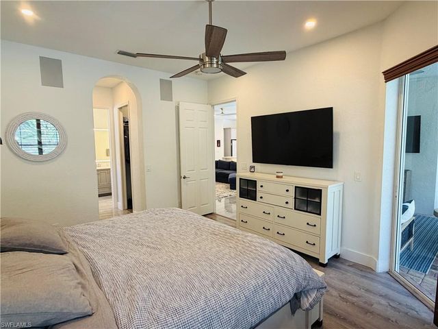 6072 Highwood Park CT, Naples, FL 34110