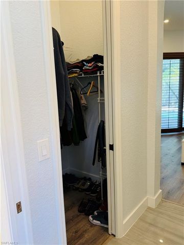 6072 Highwood Park CT, Naples, FL 34110