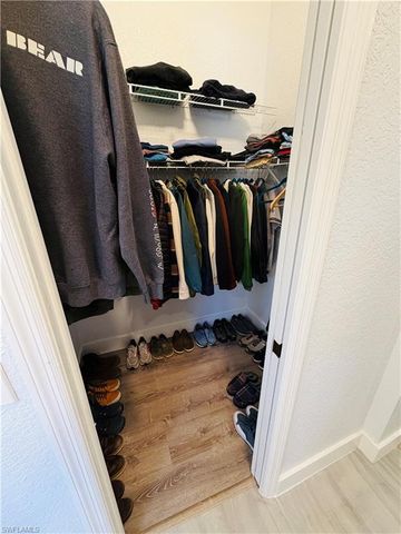 6072 Highwood Park CT, Naples, FL 34110