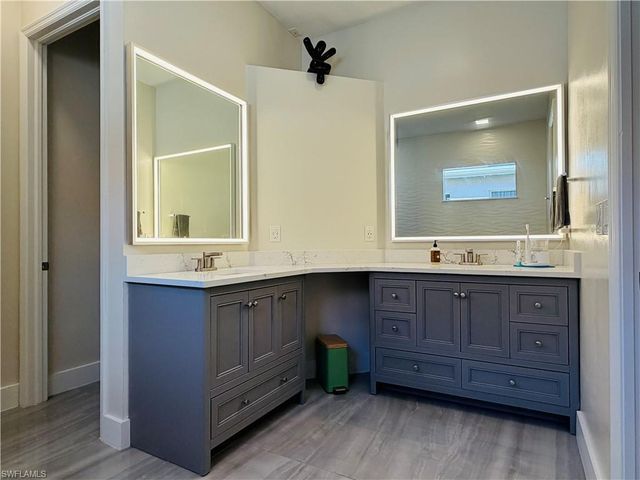 6072 Highwood Park CT, Naples, FL 34110