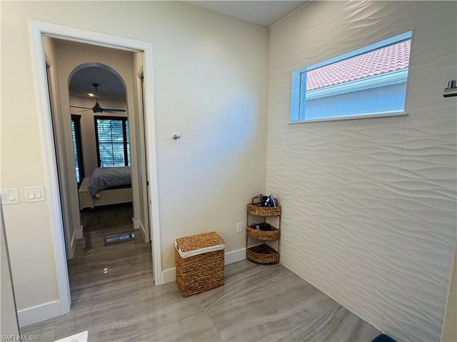 6072 Highwood Park CT, Naples, FL 34110