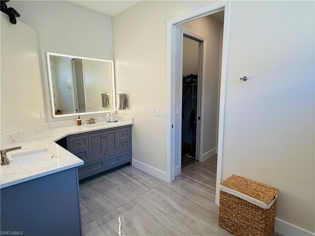 6072 Highwood Park CT, Naples, FL 34110