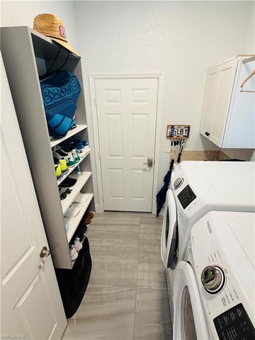 6072 Highwood Park CT, Naples, FL 34110