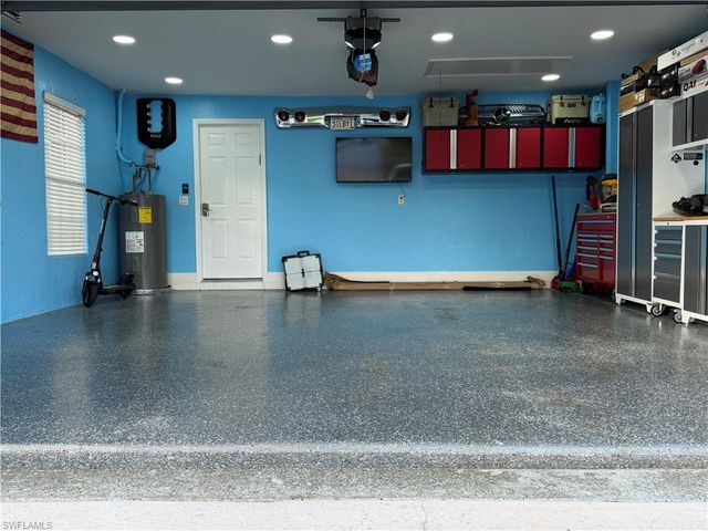 6072 Highwood Park CT, Naples, FL 34110