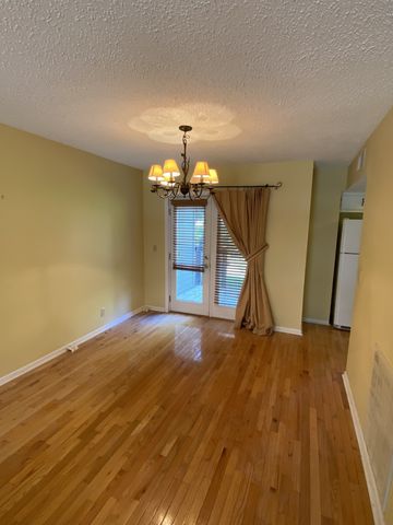 114 Summit Ridge Ct, Nashville, TN 37215