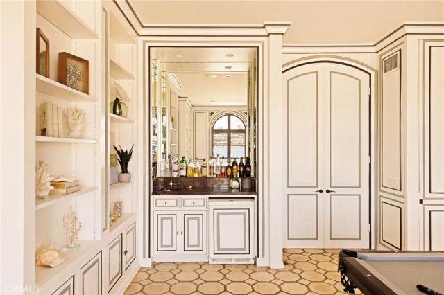 2116 E Balboa Boulevard, Newport Beach, CA 92661