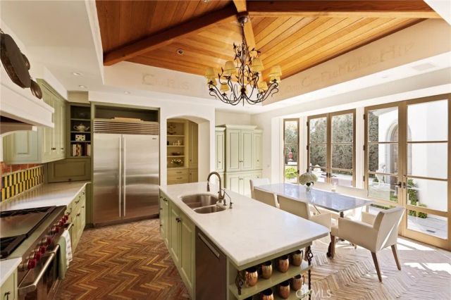 2116 E Balboa Boulevard, Newport Beach, CA 92661