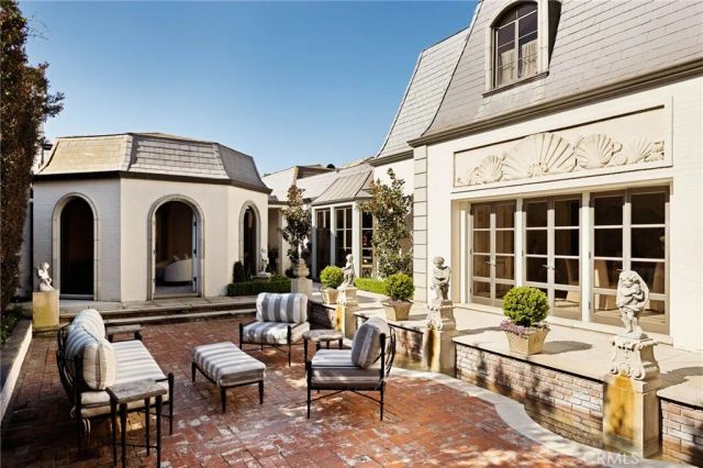 2116 E Balboa Boulevard, Newport Beach, CA 92661