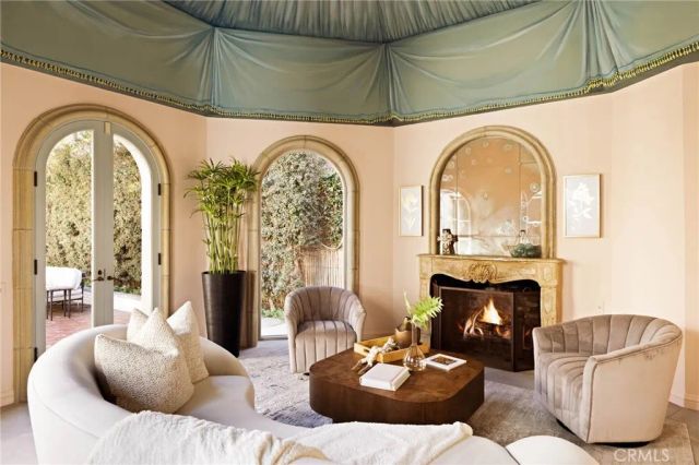 2116 E Balboa Boulevard, Newport Beach, CA 92661