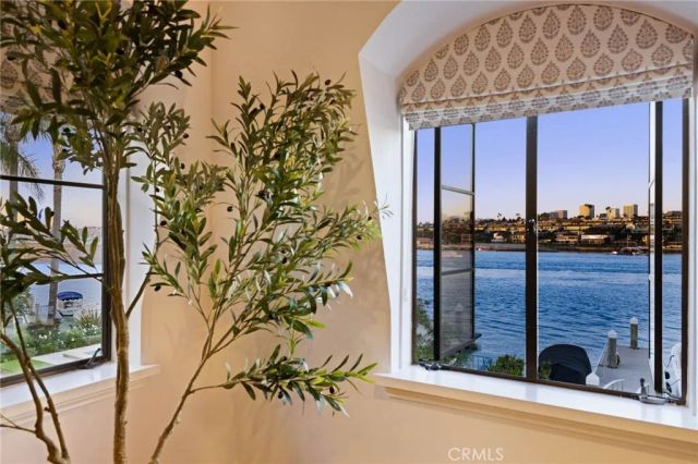 2116 E Balboa Boulevard, Newport Beach, CA 92661