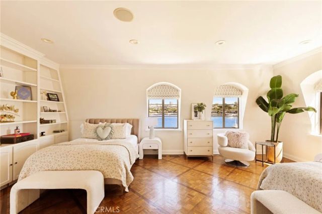 2116 E Balboa Boulevard, Newport Beach, CA 92661