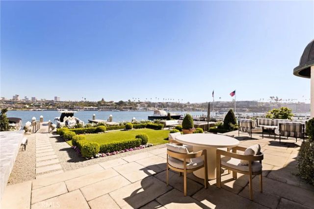 2116 E Balboa Boulevard, Newport Beach, CA 92661