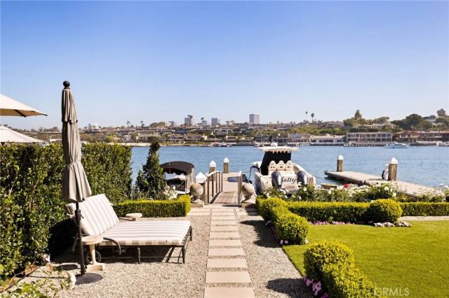 2116 E Balboa Boulevard, Newport Beach, CA 92661