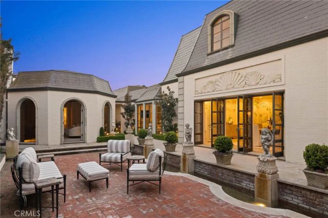 2116 E Balboa Boulevard, Newport Beach, CA 92661