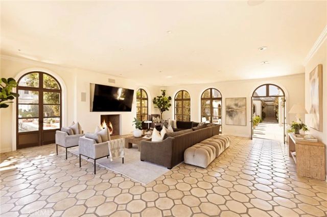 2116 E Balboa Boulevard, Newport Beach, CA 92661