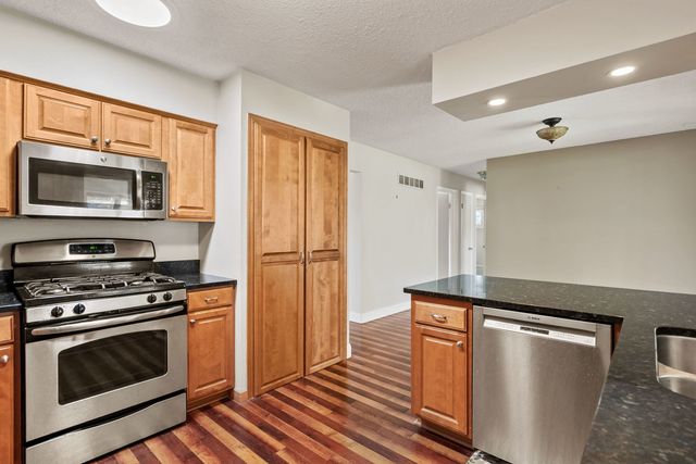 2920 Cambridge Drive, Bettendorf, IA 52722