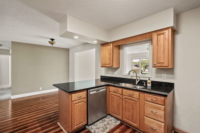 2920 Cambridge Drive, Bettendorf, IA 52722