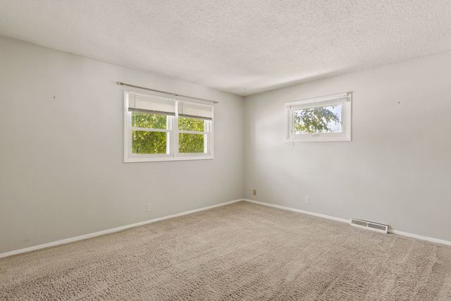 2920 Cambridge Drive, Bettendorf, IA 52722