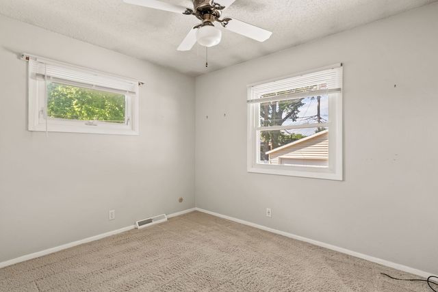 2920 Cambridge Drive, Bettendorf, IA 52722