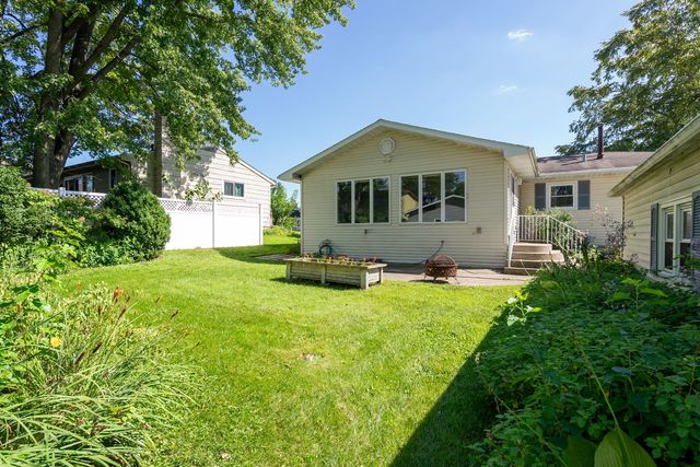 2920 Cambridge Drive, Bettendorf, IA 52722