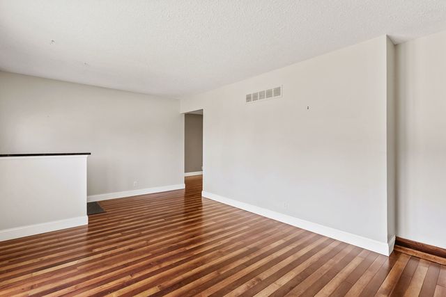 2920 Cambridge Drive, Bettendorf, IA 52722