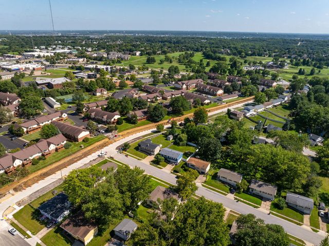 2920 Cambridge Drive, Bettendorf, IA 52722
